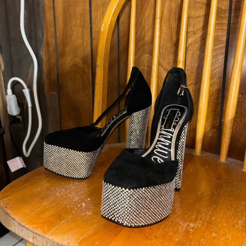 Gianni Bini Black and Silver Platform Shoes